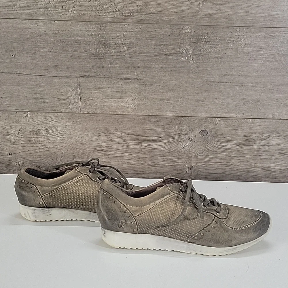 Womens Roan Bed Stu Casual Lace-Up Leather Sneakers in Taupe Brown